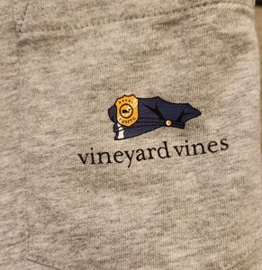 VINEYARD VINES T SHIRT BOYS L POLICE CAR WHALE NWT